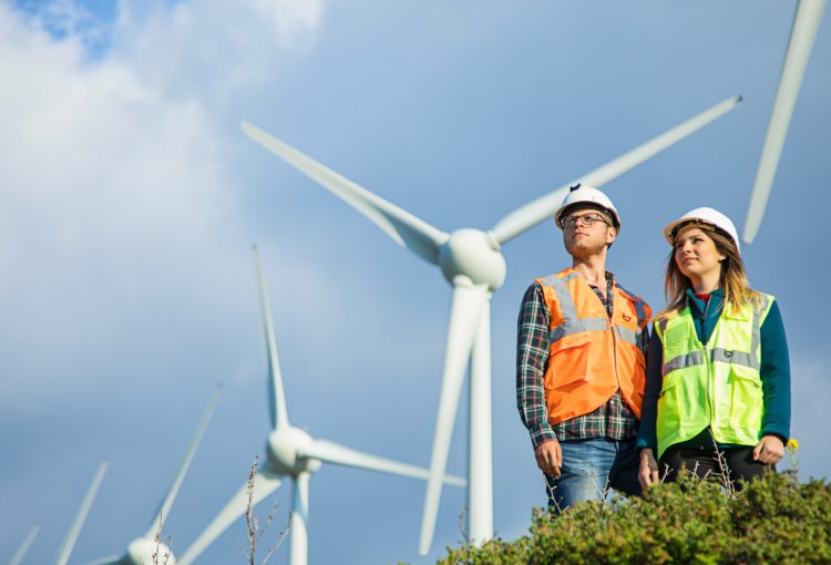 Peluang green jobs melalui energi terbarukan menjadi masa depan Indonesia/Getty Images Signature