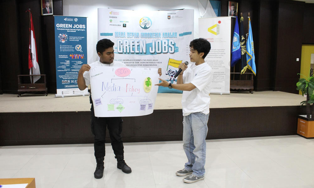 Paparan hasil diskusi Kelompok 3/Panitia Green Jobs Workshop Surabaya