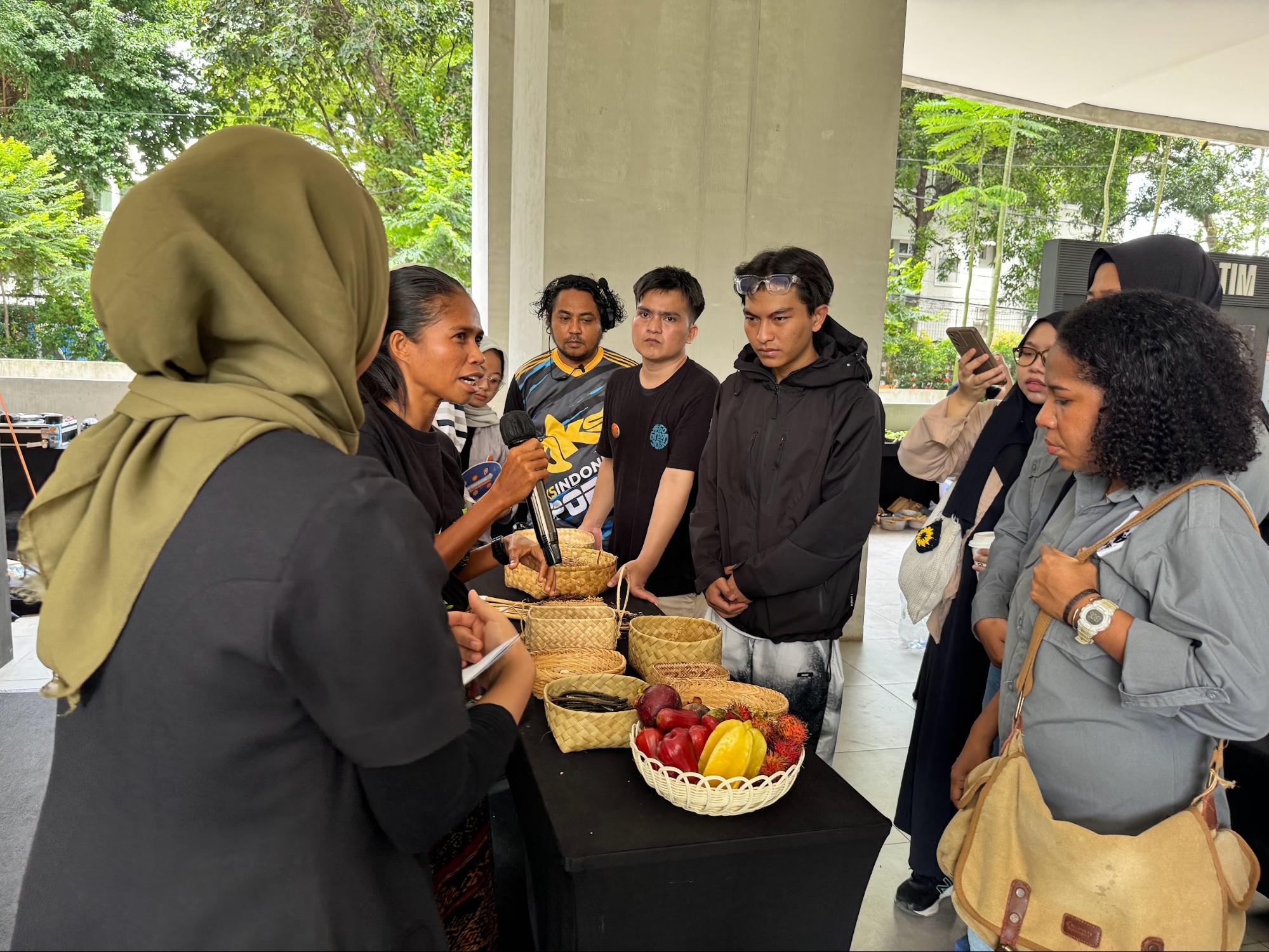 Shindy Soge mengenalkan beragam pangan lokal NTT/Koaksi Indonesia