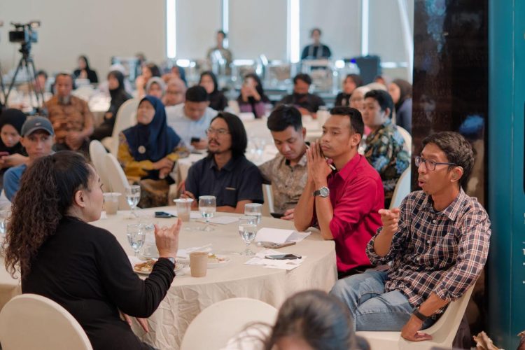 Pelibatan teman disabilitas dan juru bahasa isyarat (JBI) dalam Green Jobs Summit/Koaksi Indonesia